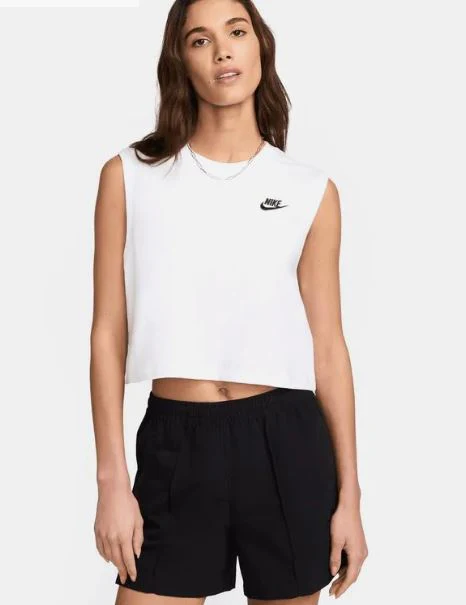 CAMISETA NIKE SPORTSWEAR CLUB MUJER