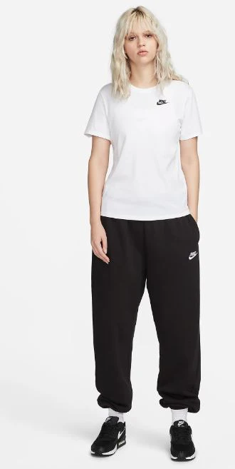 CAMISETA SPORTSWEAR CLUB NIKE MUJER - Image 3